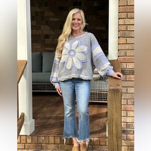 OVERSIZED FITS LARGE  Oli & Hali Daisy & stripe pullover Patch Top